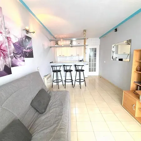 Meda Chica 3e Apartment Roses